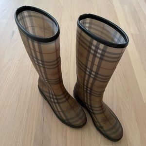 Burberry Rain Boots (AUTHENTIC)